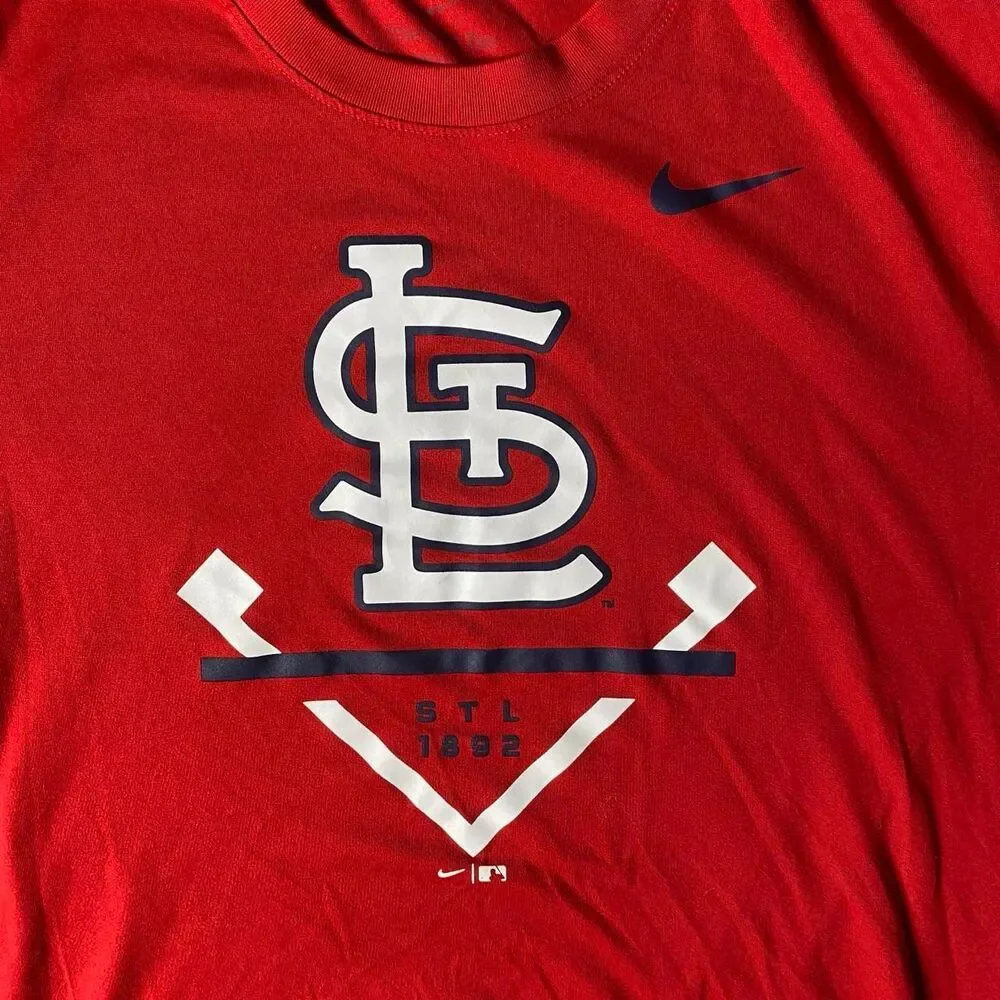 Nike Men's Red T-shirt